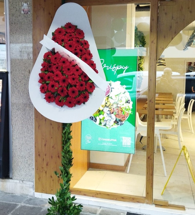 Kırmızı Gerbera Çiçek Çelenk