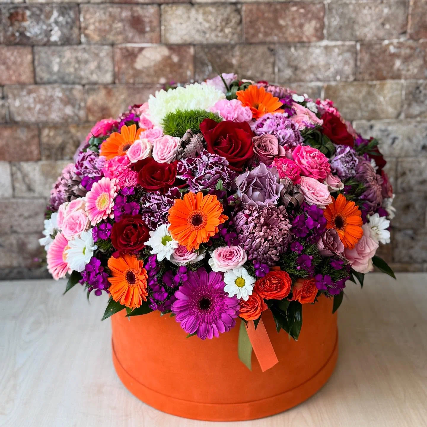 Renklerin Dansı Gül ve Gerbera Aranjmanı