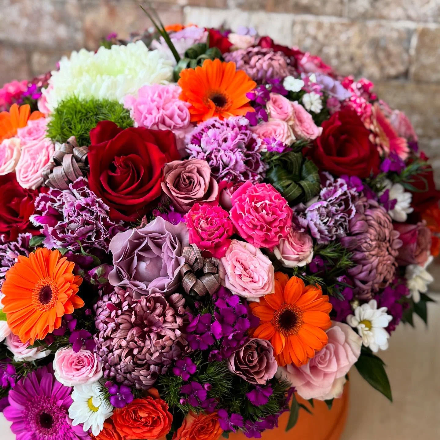 Renklerin Dansı Gül ve Gerbera Aranjmanı