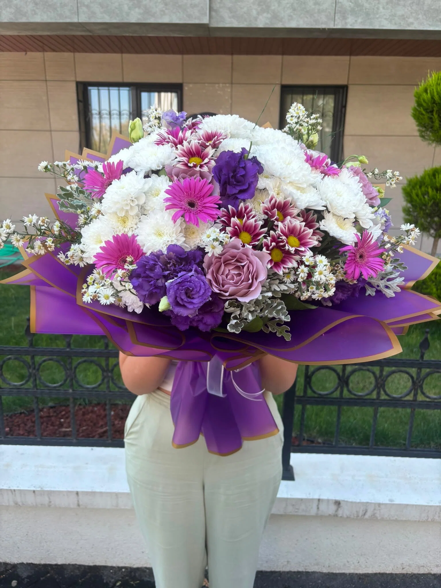 Mor Şaheser Krizantem ve Gerbera Buketi