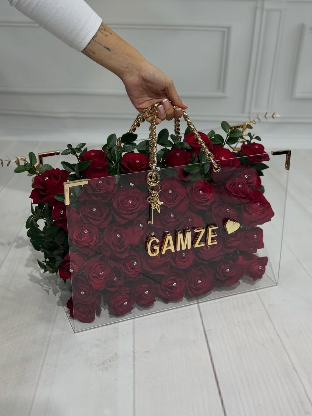 Sonsuz Aşk – Kırmızı Gül Çantalı Aranjman