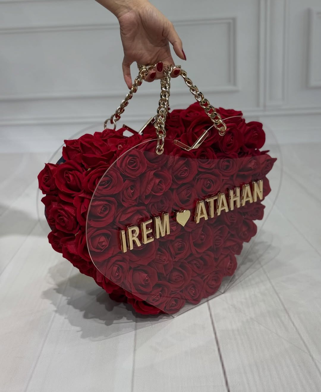 Kalpten Aşk – Kırmızı Gül Çantalı Aranjman